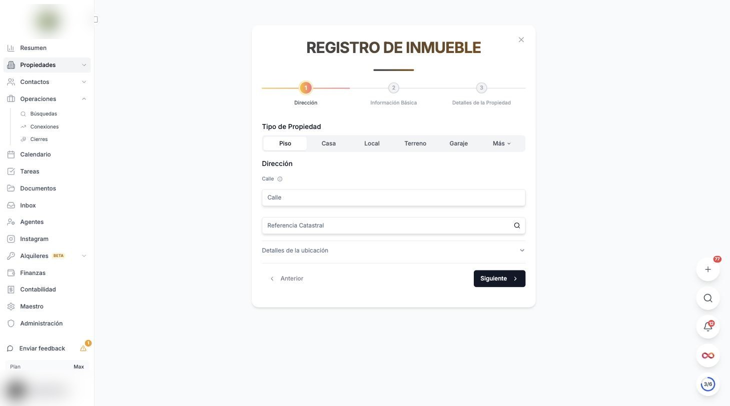 Arriba el tipo, abajo la calle. El resto está plegado en «Detalles de la ubicación».